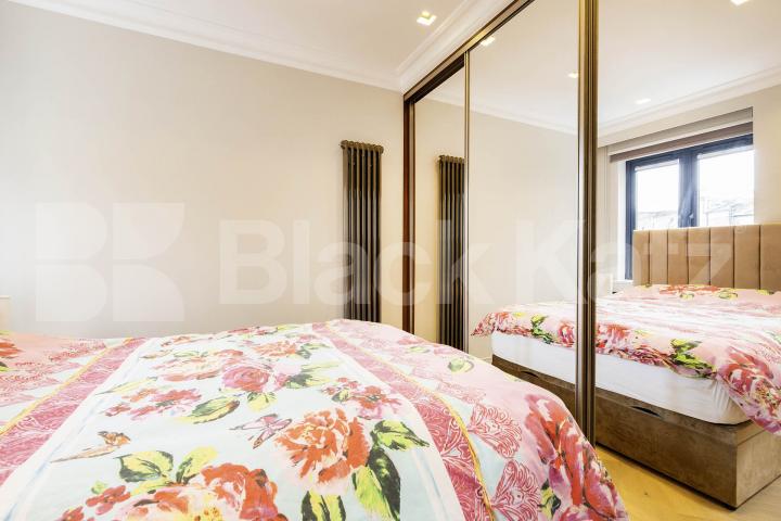 			MINS TO REGENTS PARK & TUBE!, 1 Bedroom, 1 bath, 1 reception Flat			 Parkway, Camden